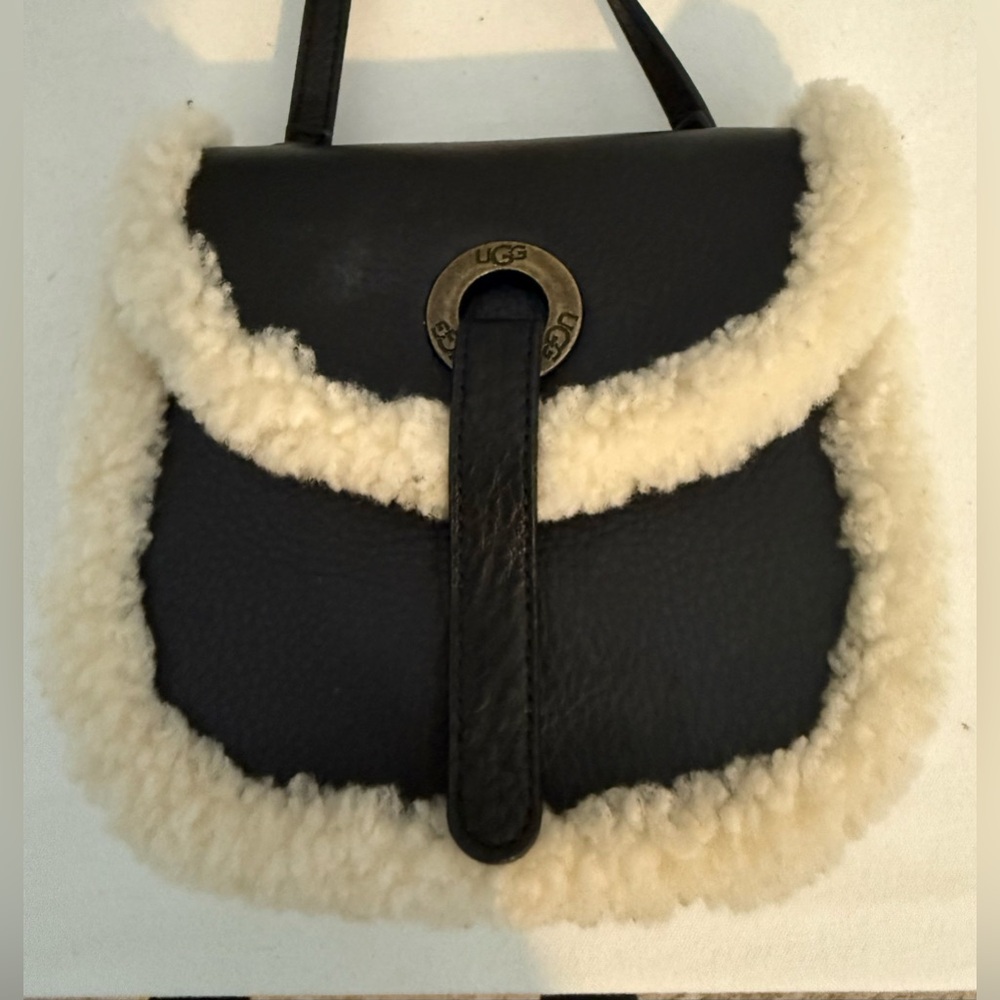 Ugg Heritage Sheepskin Trim Crossbody Bag Black Leather Cream Trim - Picture 3 of 16